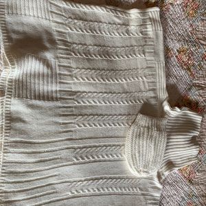 Sweater Hat Poncho~ NEW With Tag~S/M                Winter White